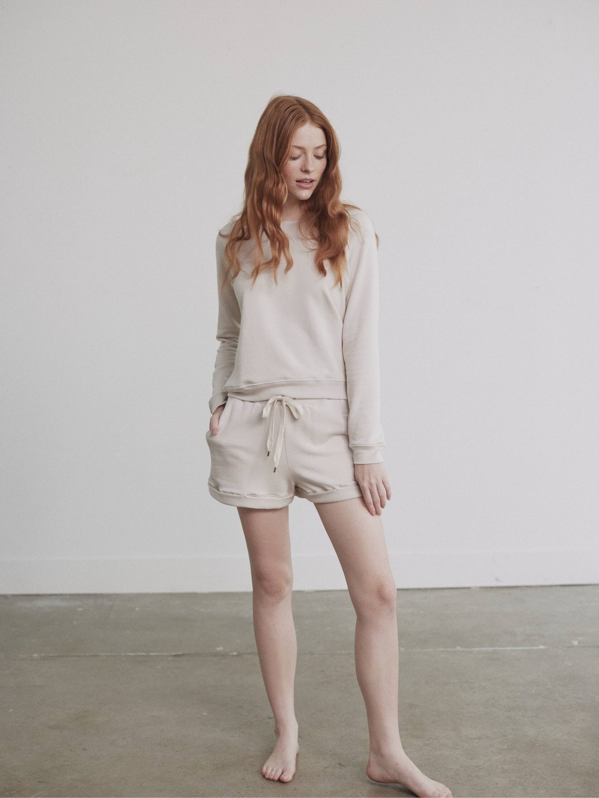 21.08.14_Fleece_CrewSweatshirt_RollShort_Bone_SM_012_2000w