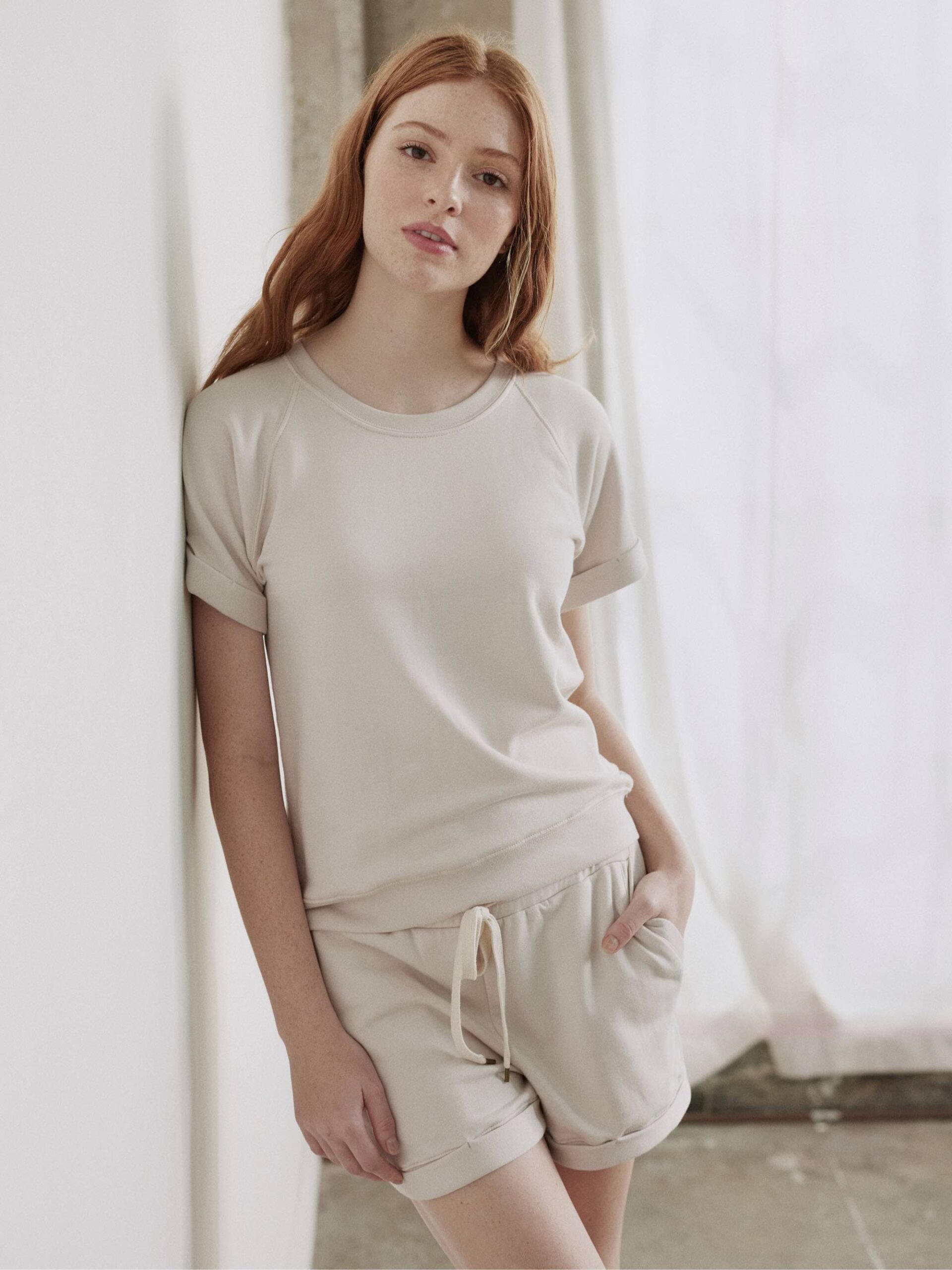21.08.14_Fleece_ShortPullover_RollShort_Bone_SM_091_2000w