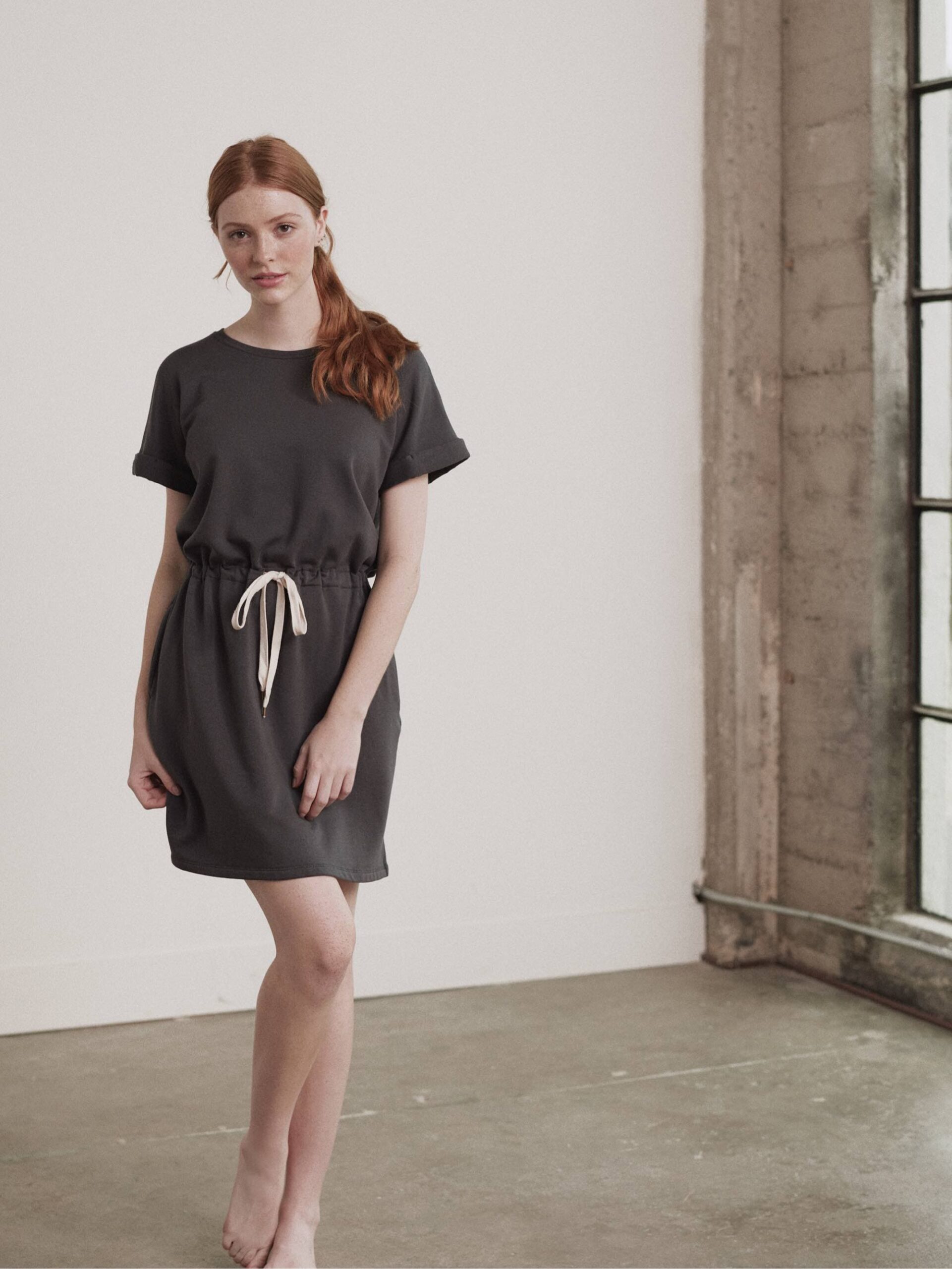 21.08.14_Fleece_TShirtDress_Slate_SM_045_2000w