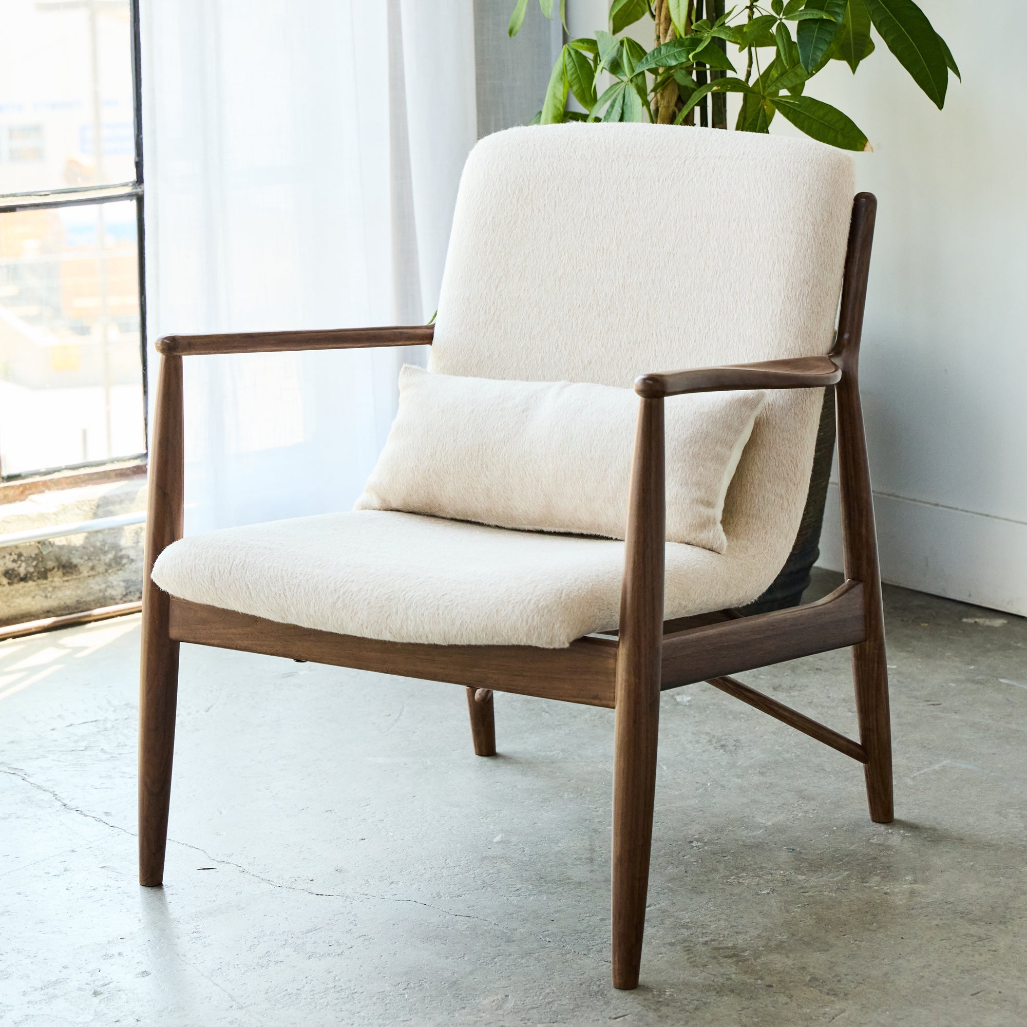 Upholstered_Chair_050_white