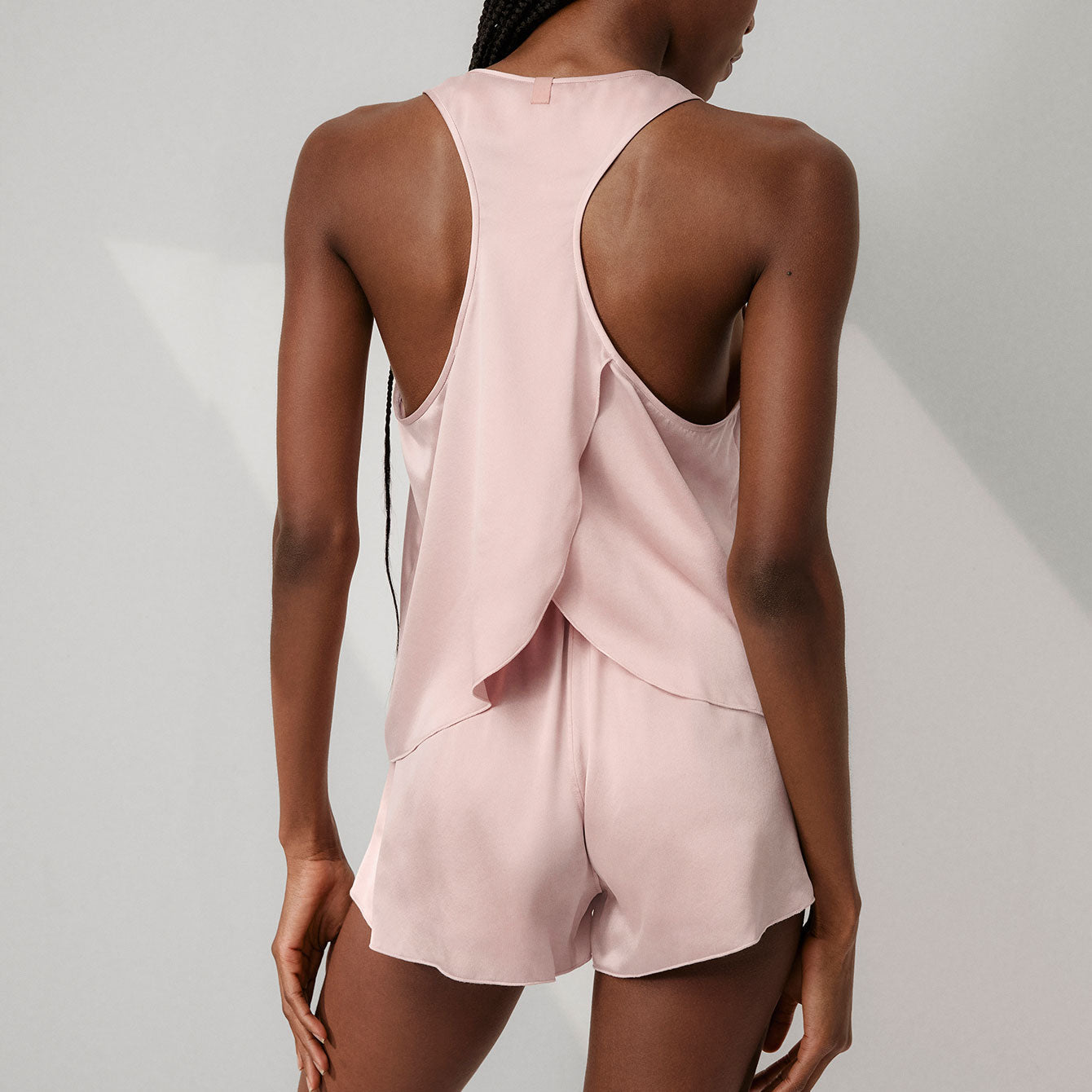 WASHABLE_SILK_TULIP_BACK_SET_DELICATE_PINK-2_55d758c2-9453-44e0-98a8-818d6b8e3454